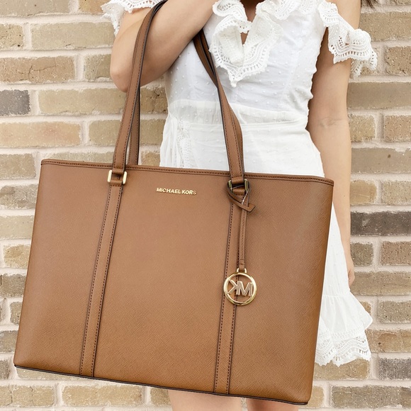 Gaby’sBags 💕-NWT Michael Kors Large Laptop Tote - Picture 3 of 5